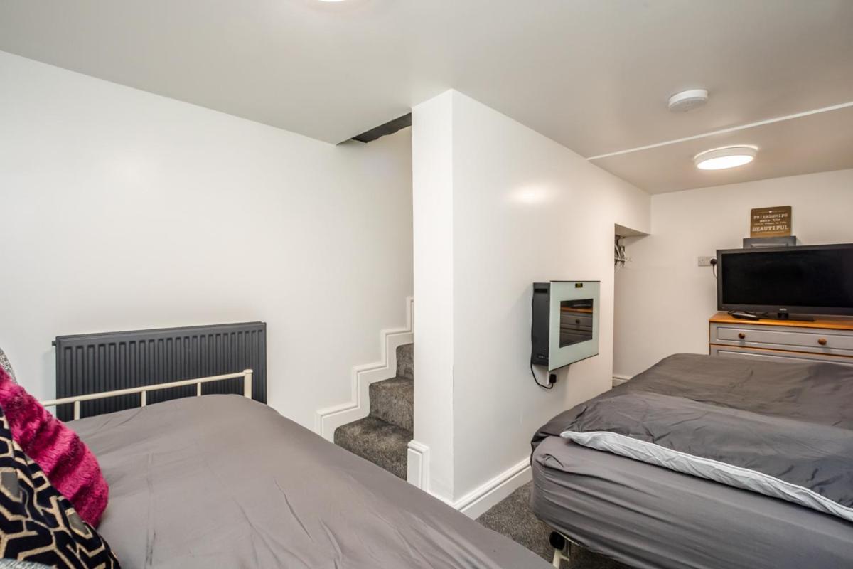The Cosey Tucked-Away Cottage 2 Or 3 Bedroom Options 허더즈필드 외부 사진